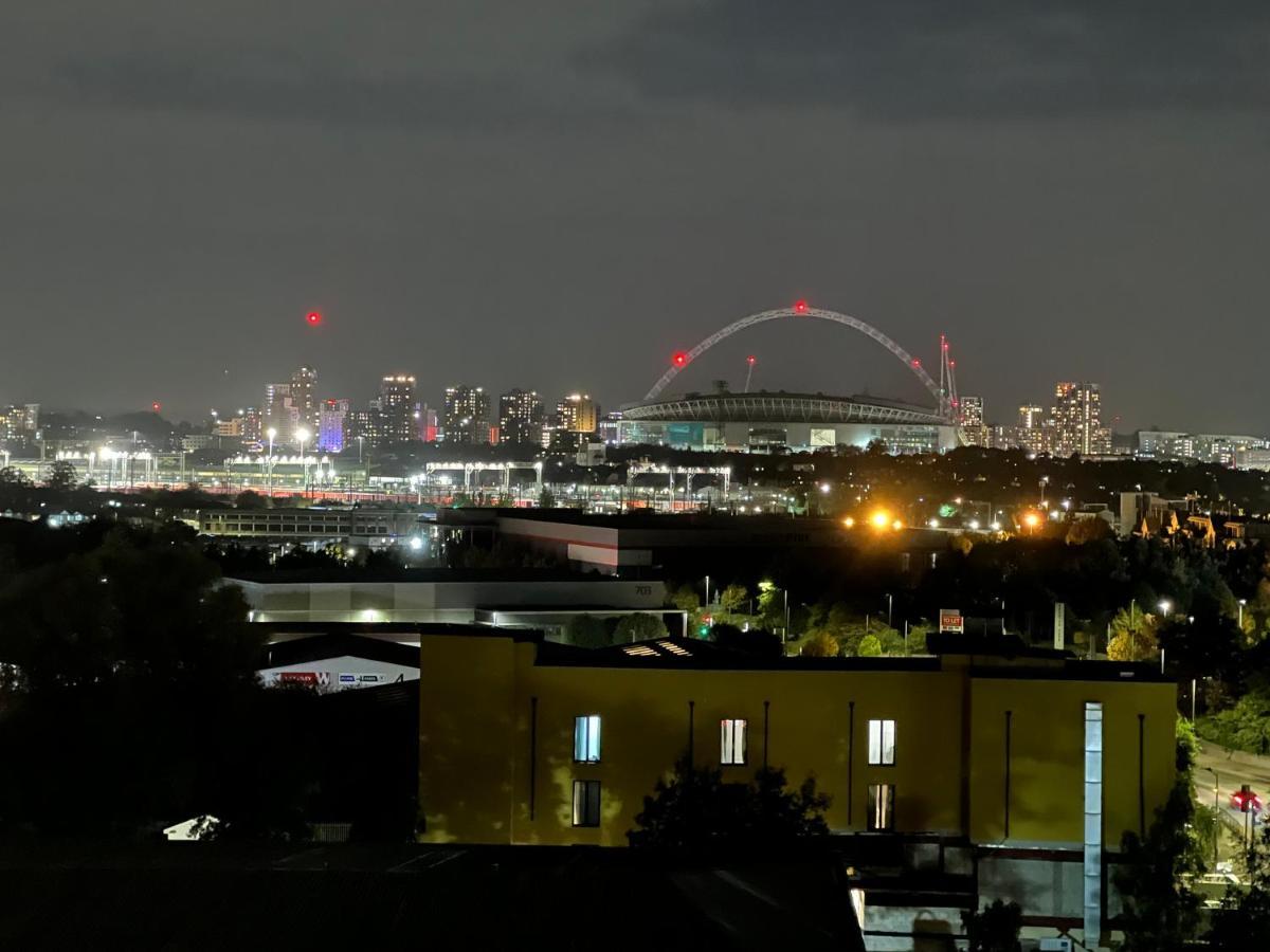 Mj - Entire Serviced Apartment For 6 Guests - Next To Tube Station Skyline View - London Exterior photo